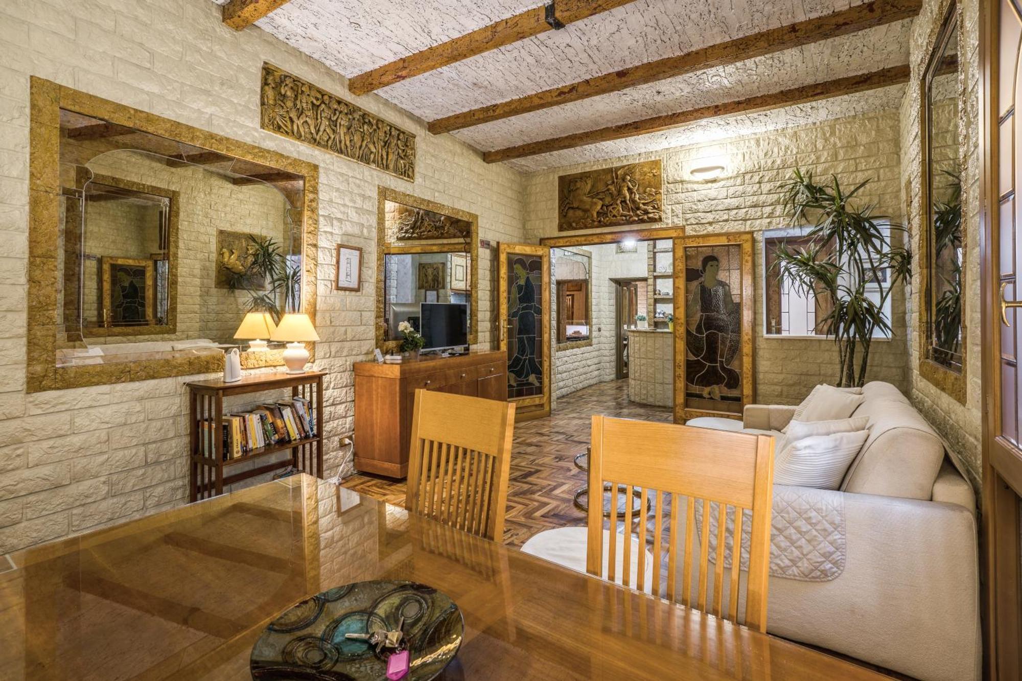 Fontana Di Trevi Charming Apartment Rzym Zewnętrze zdjęcie